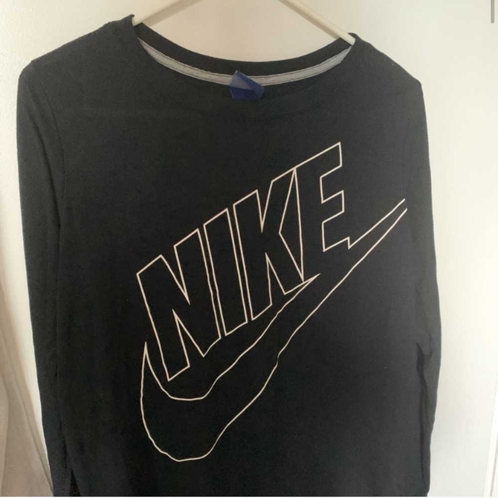 NIKE Long Sleeve Tee